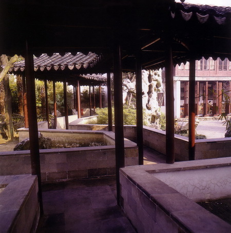 ͼ21������԰�Գ�����Ϊ԰��԰��Ĺ��ɿռ�