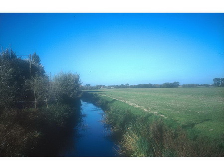 ͼ2��ˮ�������طָ�ɾ��εؿ�